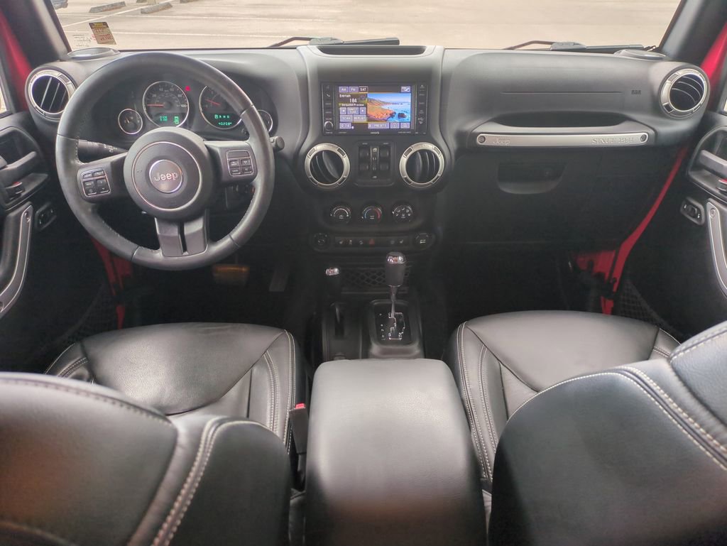 Used 2017 Jeep Wrangler Unlimited Sahara w/ Connectivity Group AWD/4WD image 16