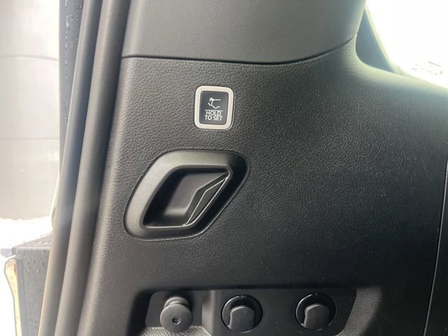 Used 2023 Jeep Wagoneer Series III w/ Preferred Equipment Group image 8