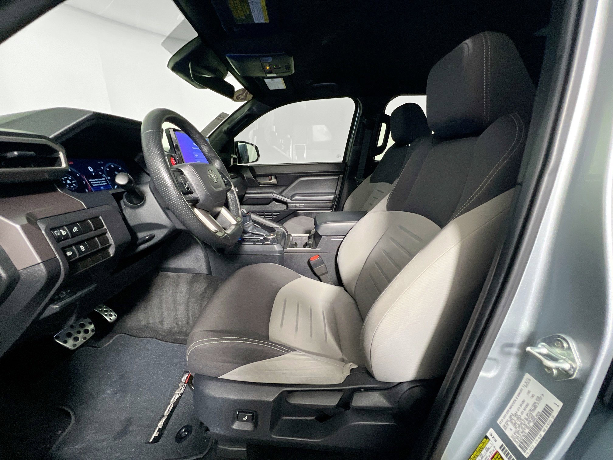 Used 2025 Toyota Tacoma TRD Sport image 14