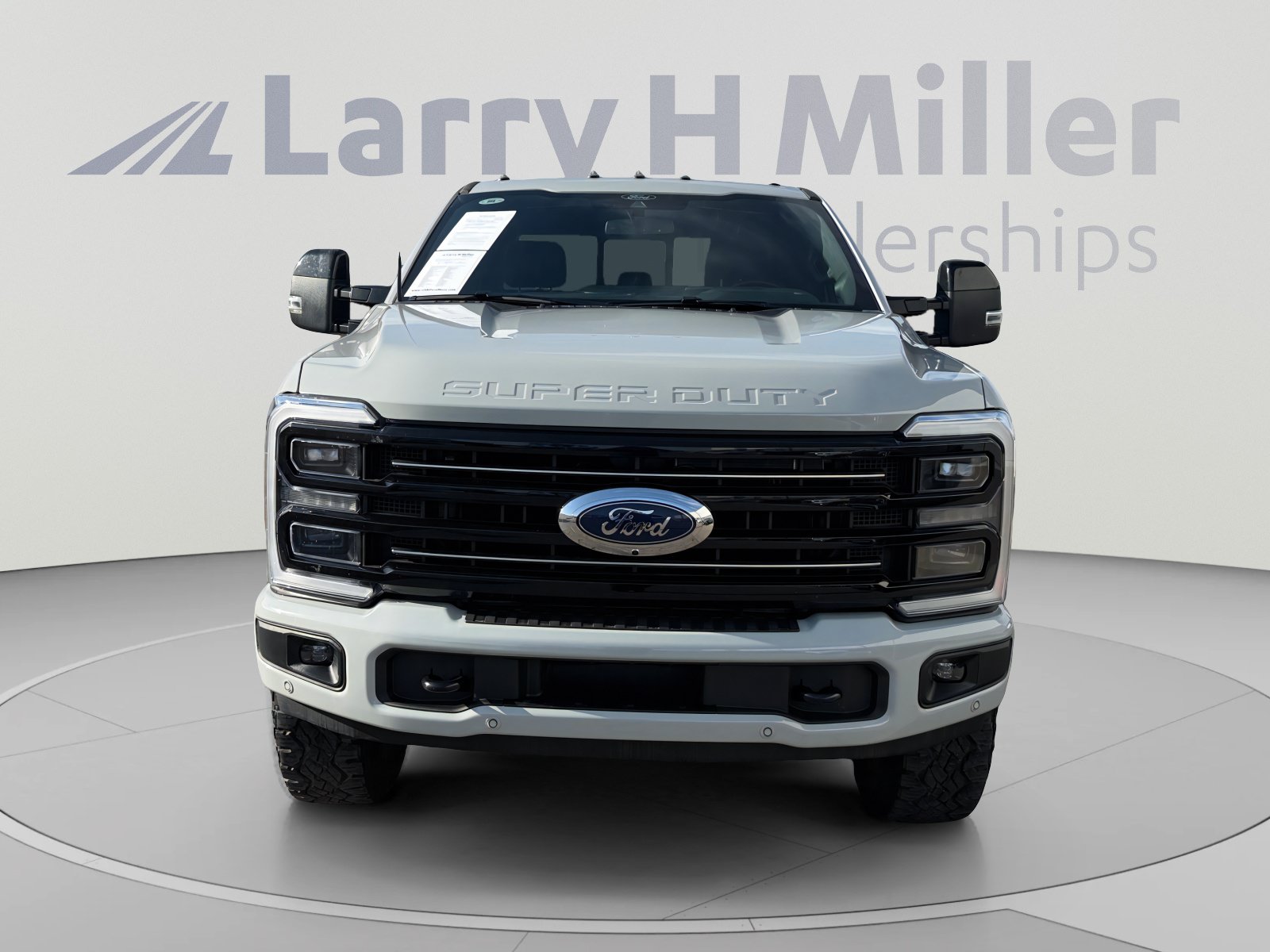 Used 2026 Ford F350 Platinum w/ Tremor Off-Road Package AWD/4WD image 8