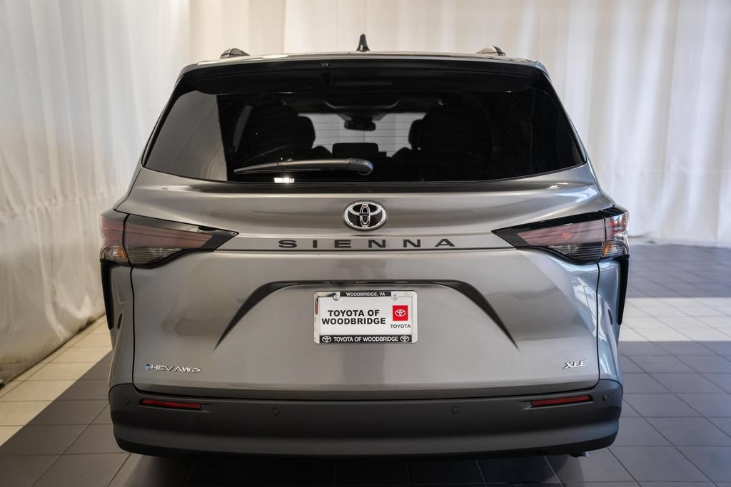 New 2026 Toyota Sienna XLE AWD/4WD image 5