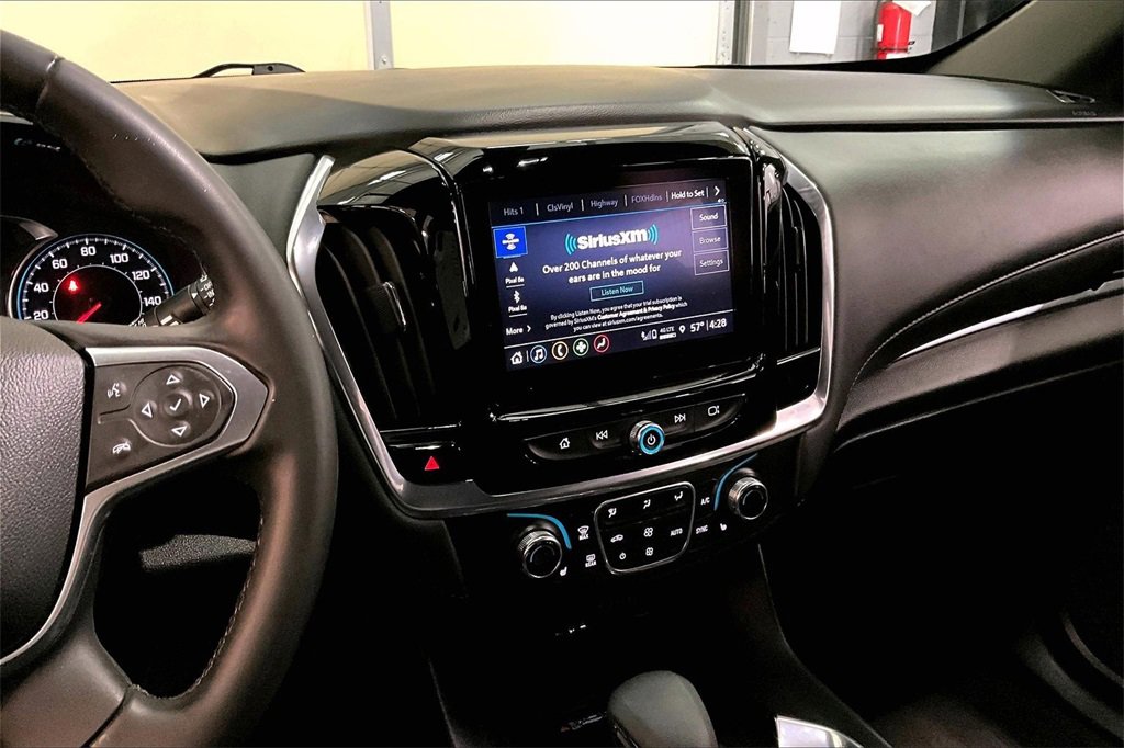 Used 2023 Chevrolet Traverse LT image 5