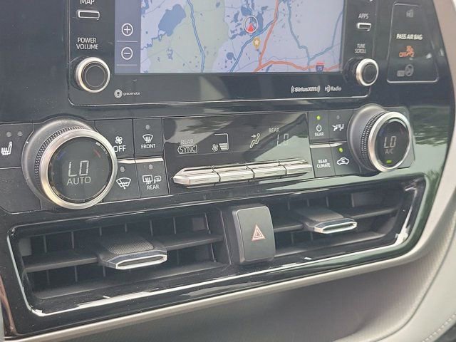 Used 2022 Toyota Highlander XLE image 30