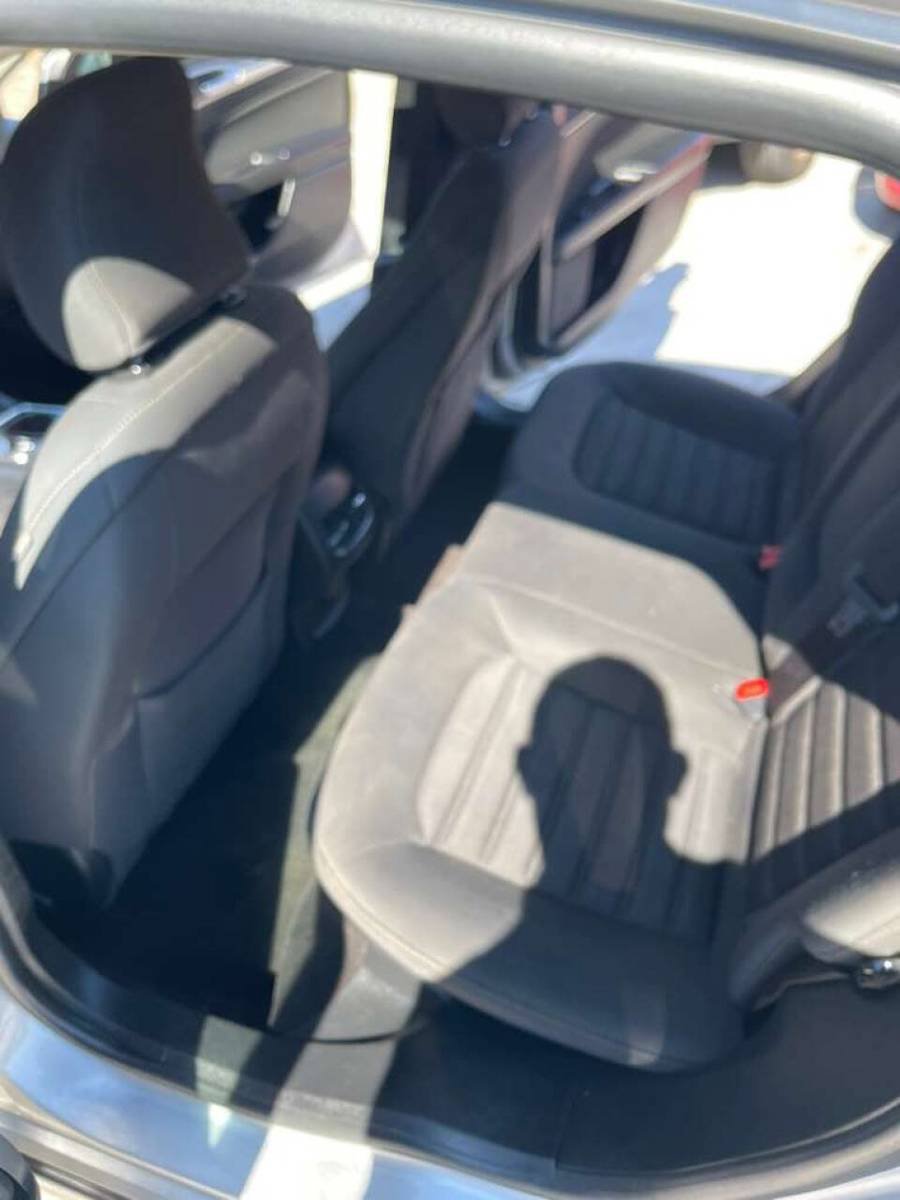 Used 2019 Ford Fusion SE FWD image 12