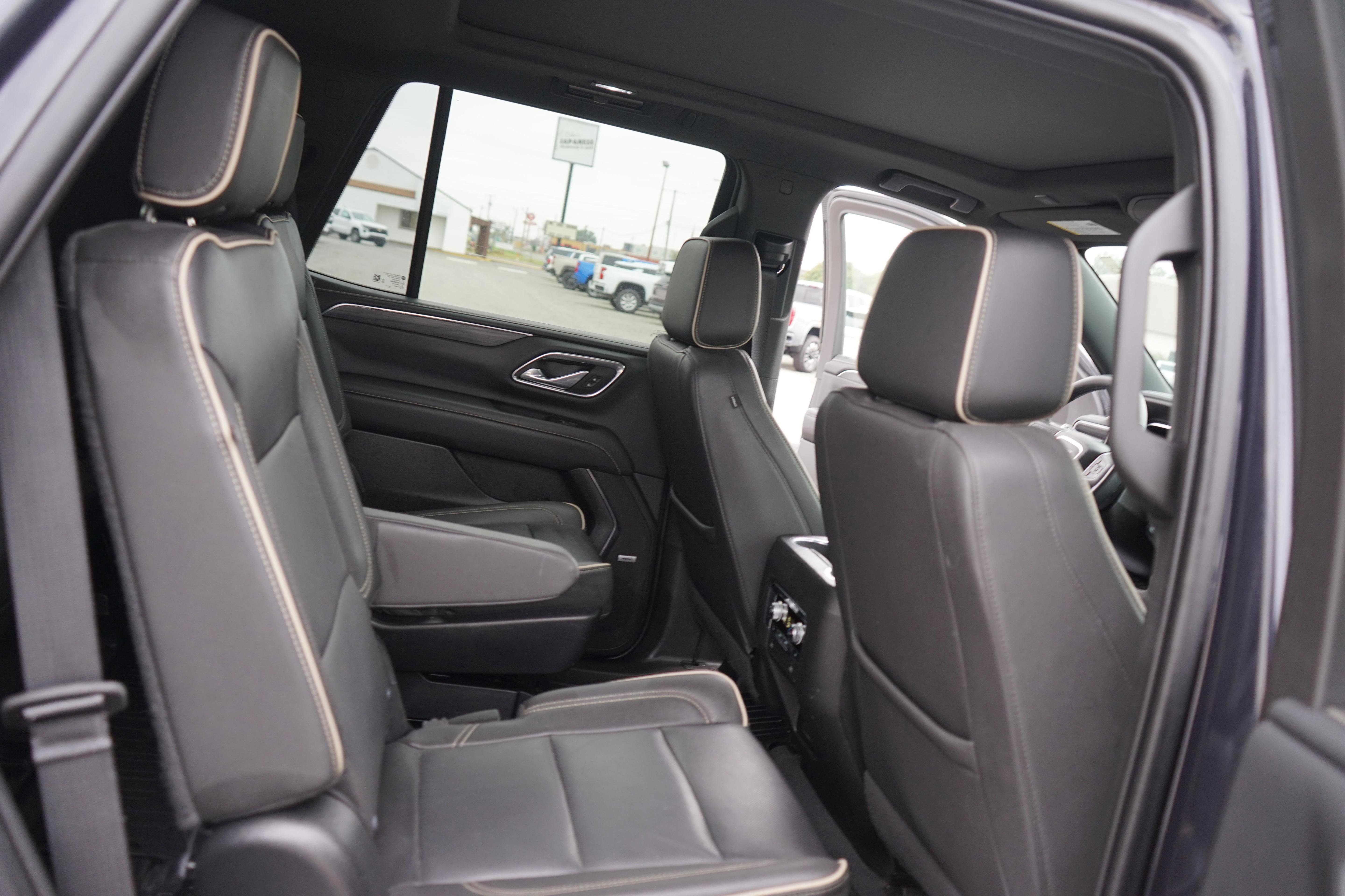 Used 2023 GMC Yukon SLT w/ SLT Premium Package AWD/4WD image 23