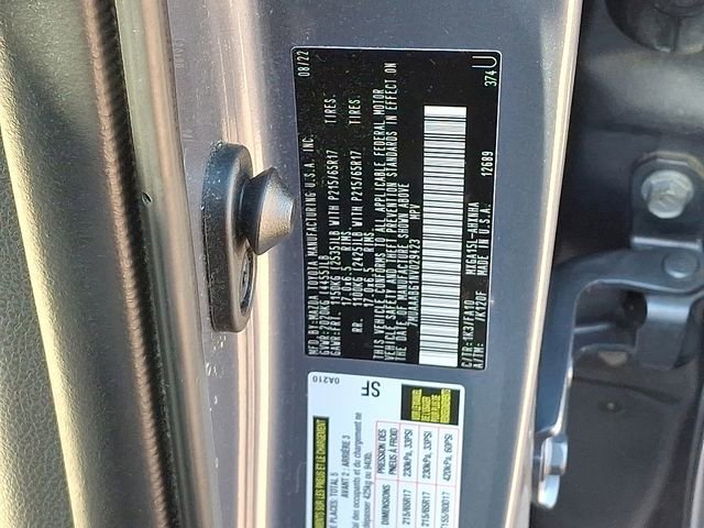 Used 2022 Toyota Corolla Cross L image 34