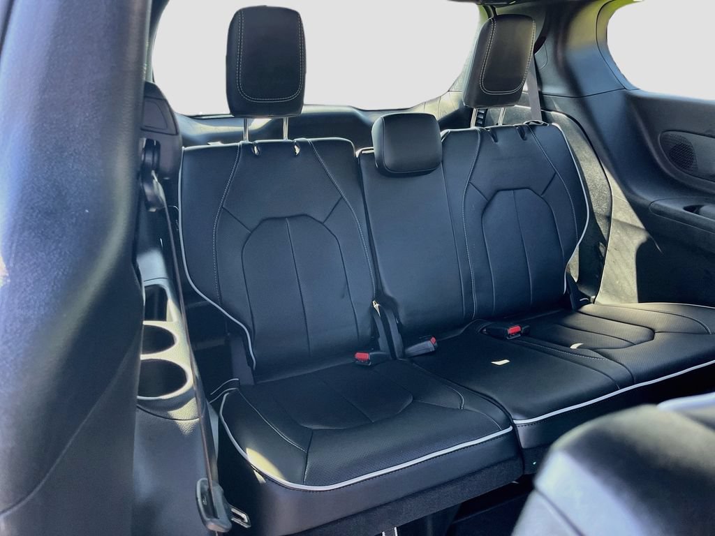 Certified 2026 Chrysler Pacifica Limited w/ S Appearance Package FWD image 28