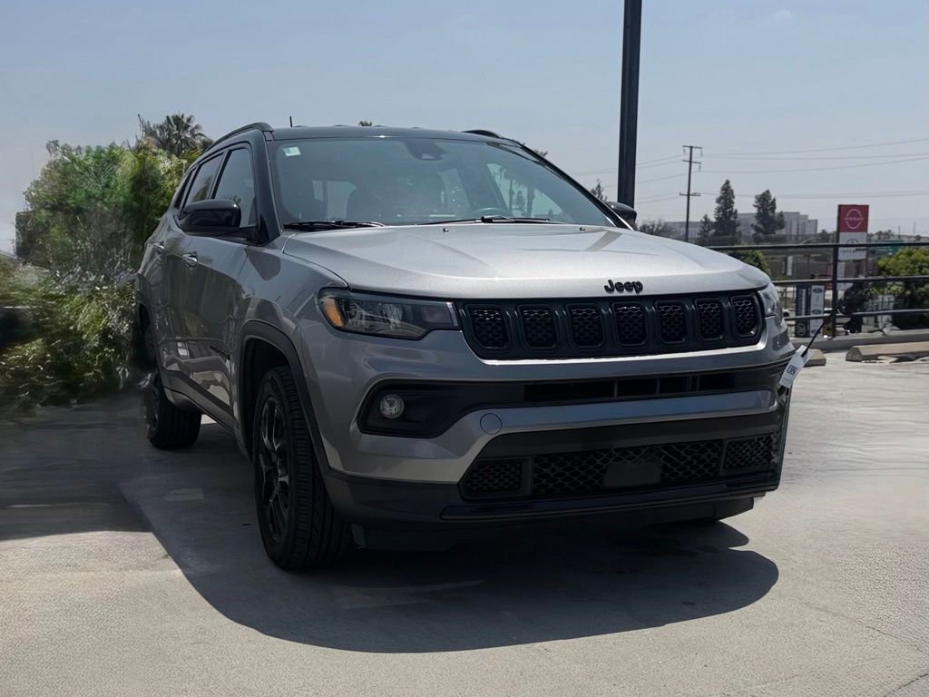 Used 2023 Jeep Compass Latitude