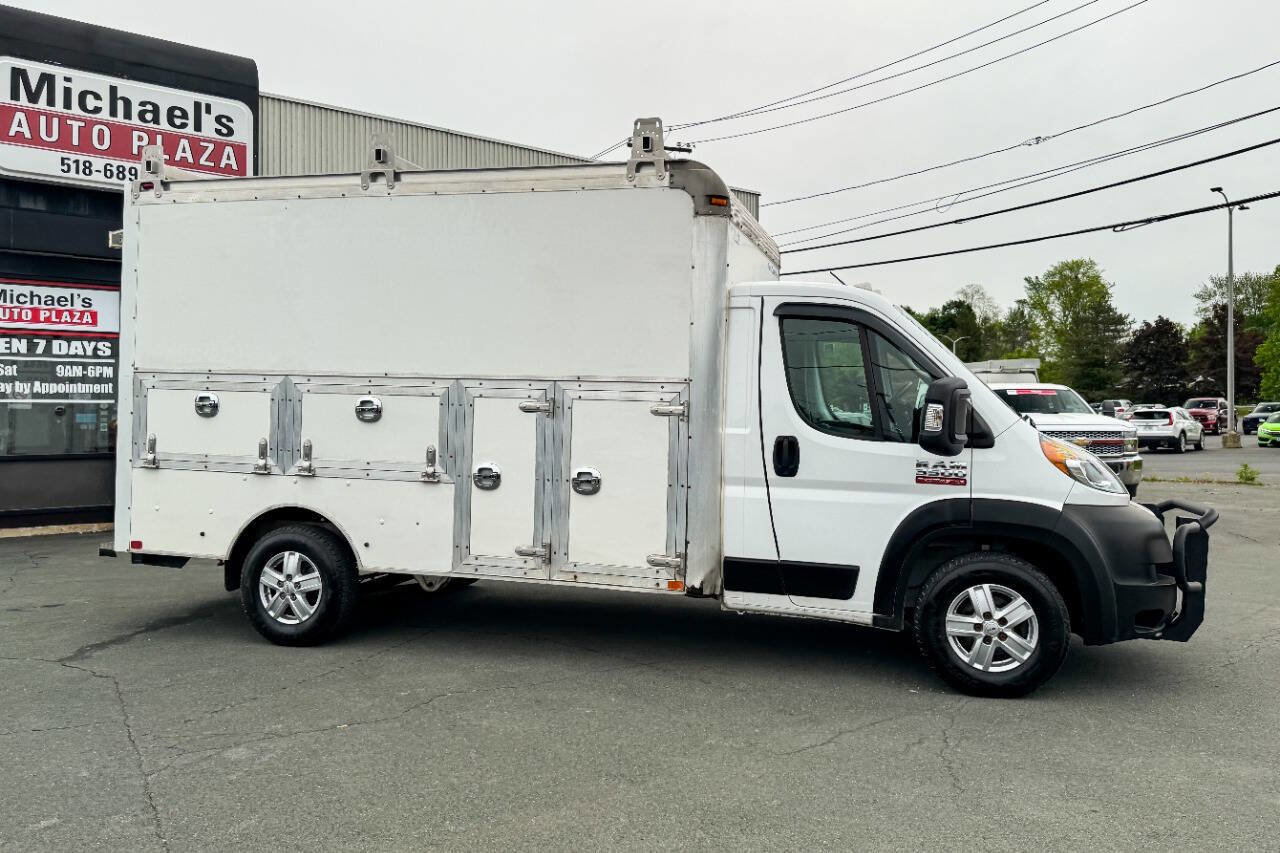 Used 2019 RAM ProMaster 3500 w/ Premium Appearance Group FWD image 2