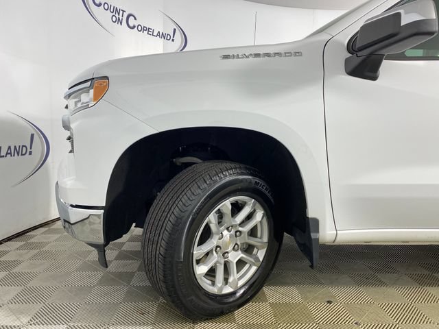 Used 2023 Chevrolet Silverado 1500 LT AWD/4WD image 29