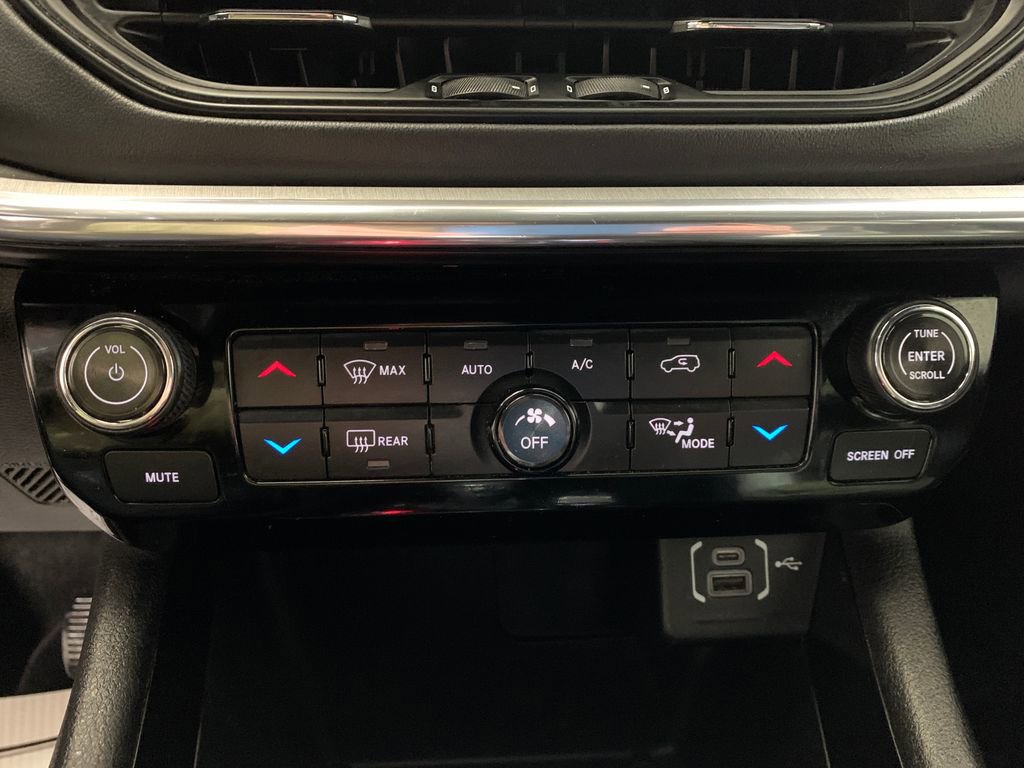 Used 2022 Jeep Compass Limited image 27