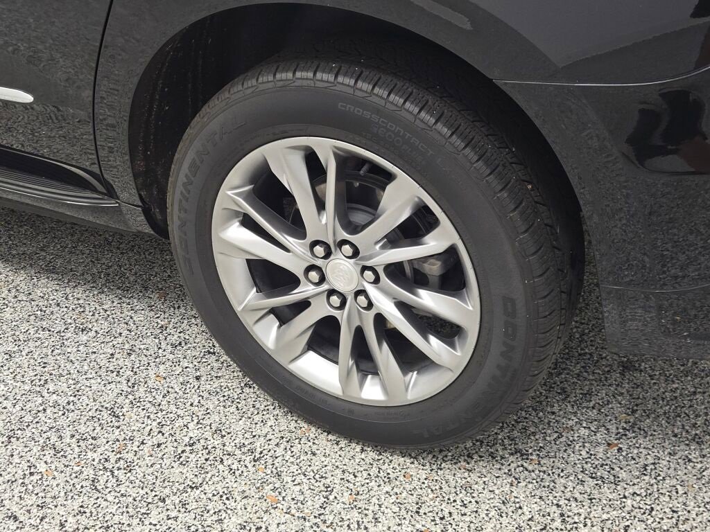 Used 2022 Buick Enclave Avenir w/ Avenir Technology Package image 19