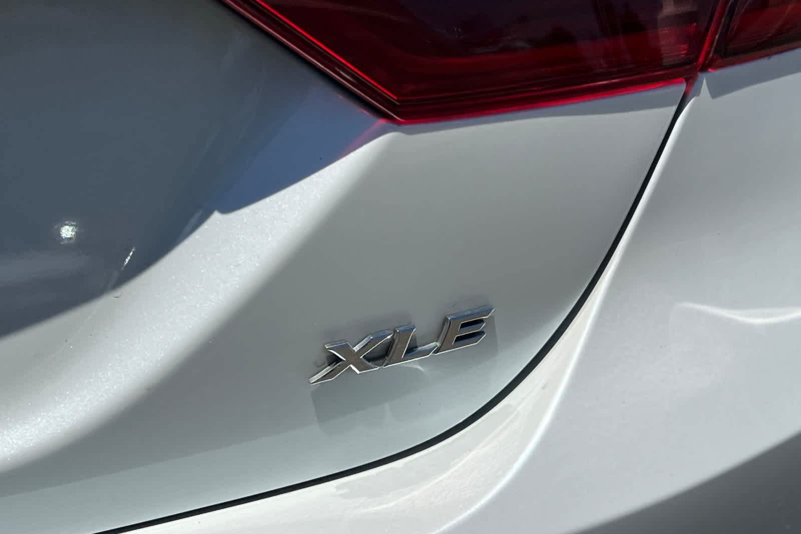 Used 2020 Toyota Camry XLE w/ Driver Assist Package FWD image 21
