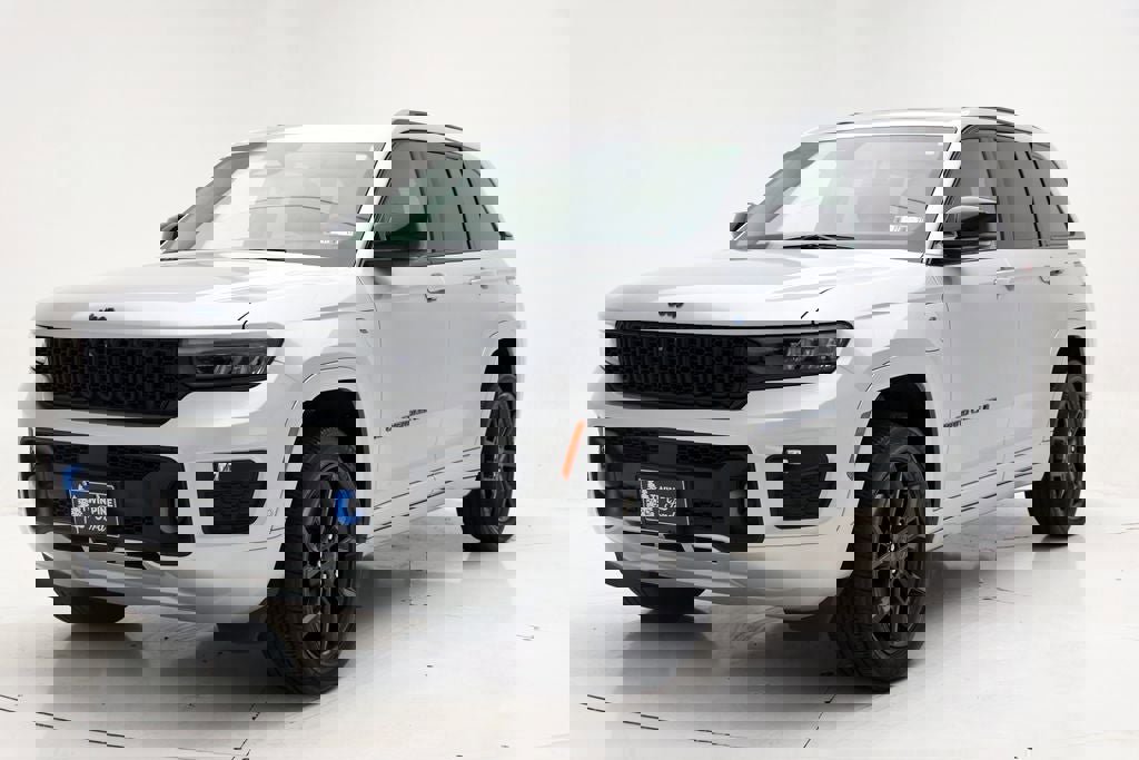 Used 2023 Jeep Grand Cherokee 30th Anniversary image 2