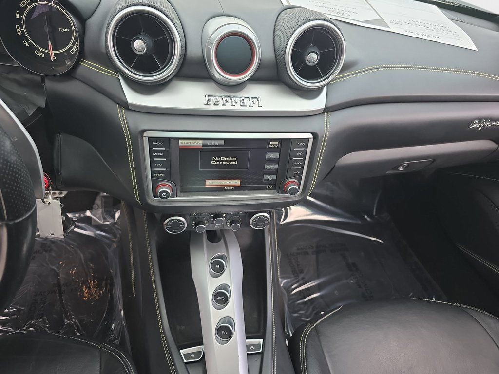 Used 2016 Ferrari California T image 18