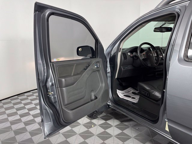 Used 2020 Nissan Frontier PRO-4X w/ Pro-4x Utility Package AWD/4WD image 17