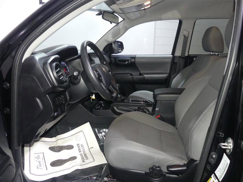Used 2017 Toyota Tacoma SR image 18