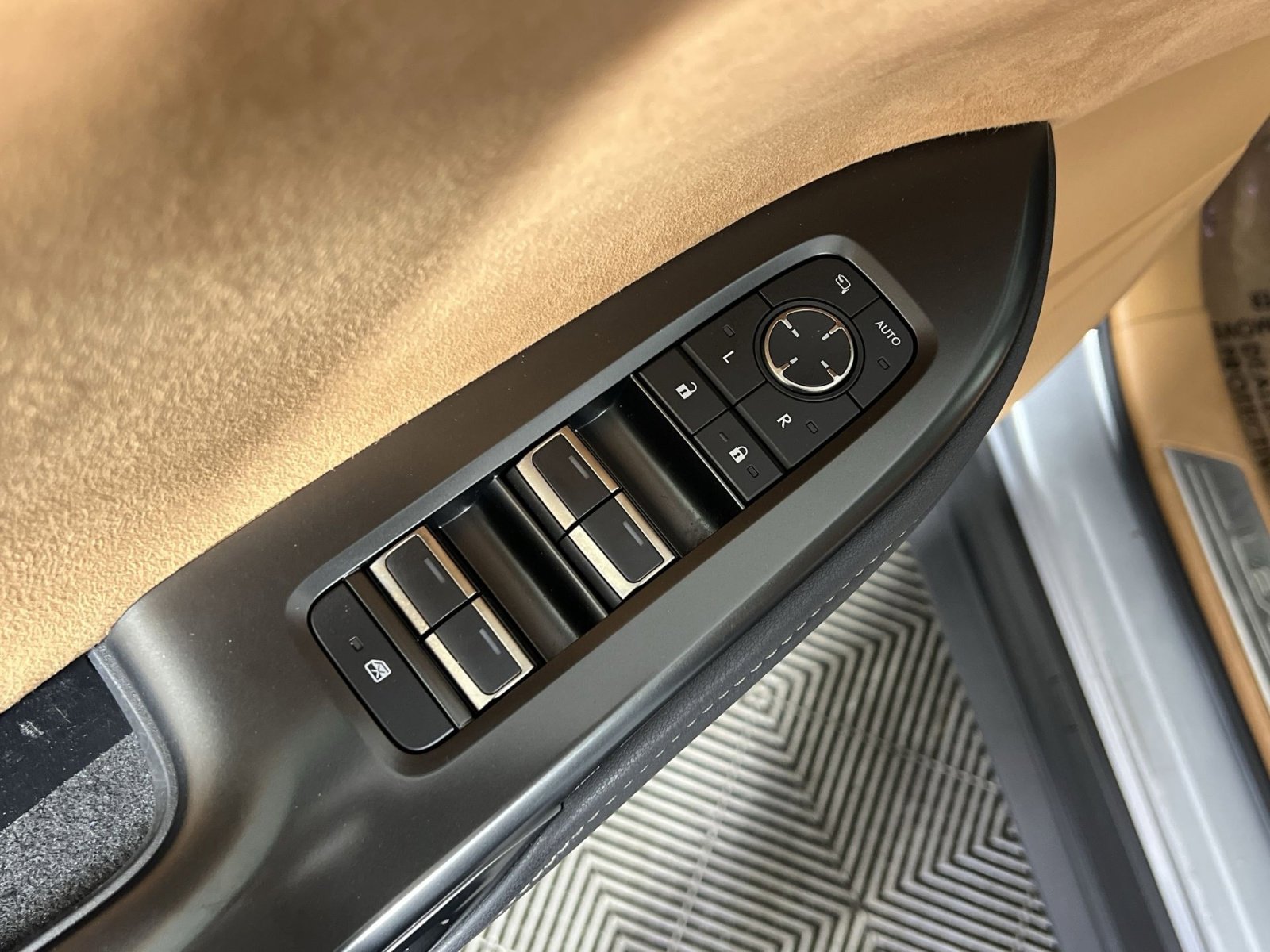 Used 2023 Lexus RZ 450e Premium w/ Accessory Package (2T) AWD/4WD image 15