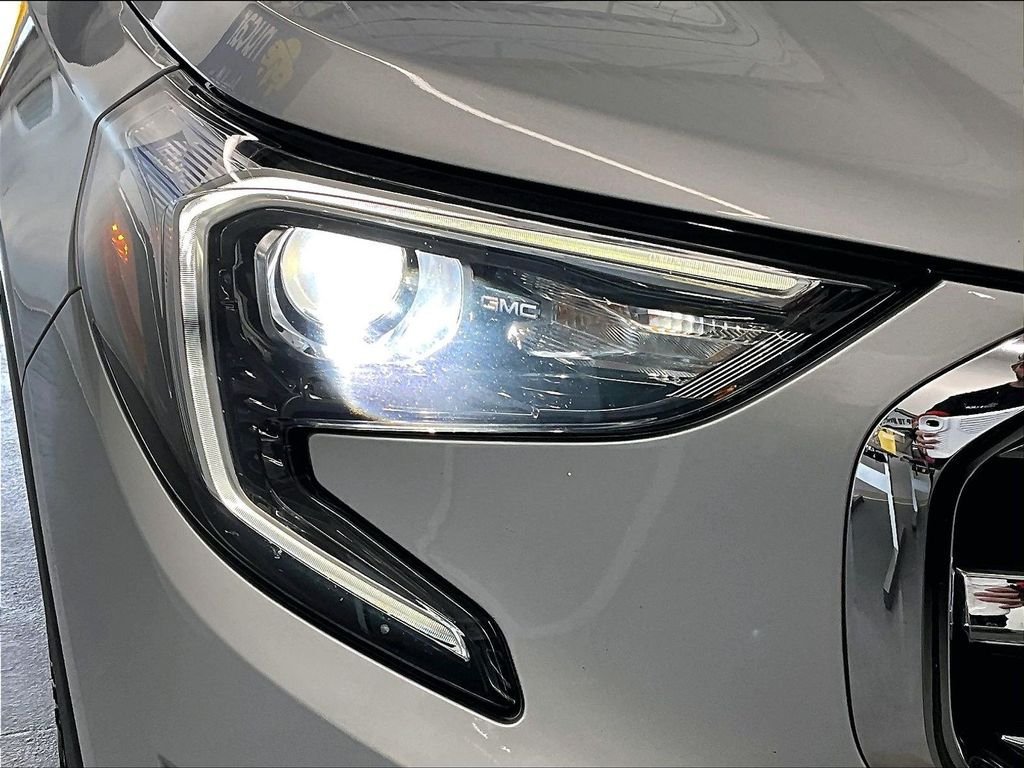 Used 2020 GMC Terrain SLT w/ Preferred Package AWD/4WD image 30