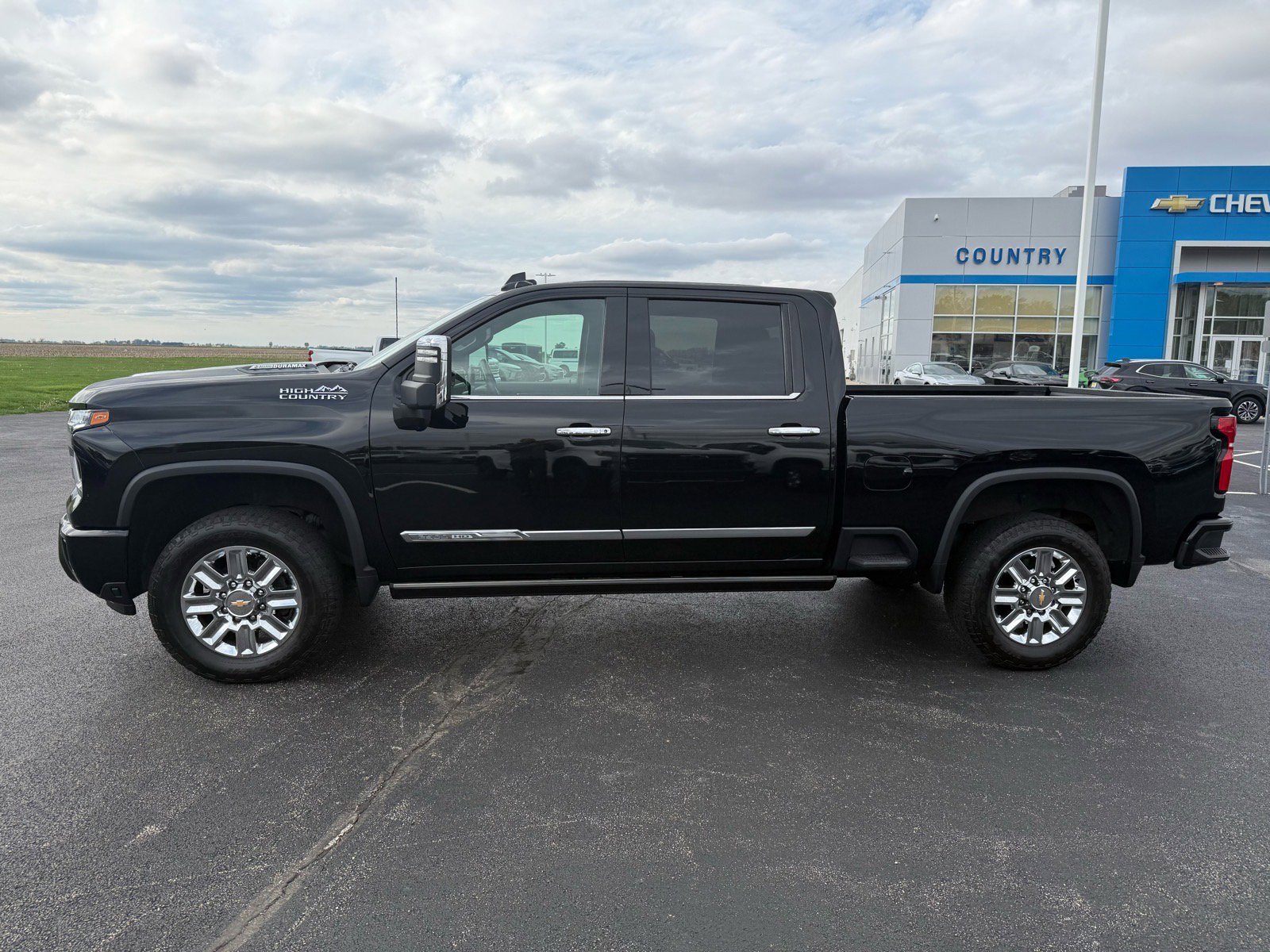 Used 2024 Chevrolet Silverado 2500 High Country w/ High Country Premium Package AWD/4WD video 2