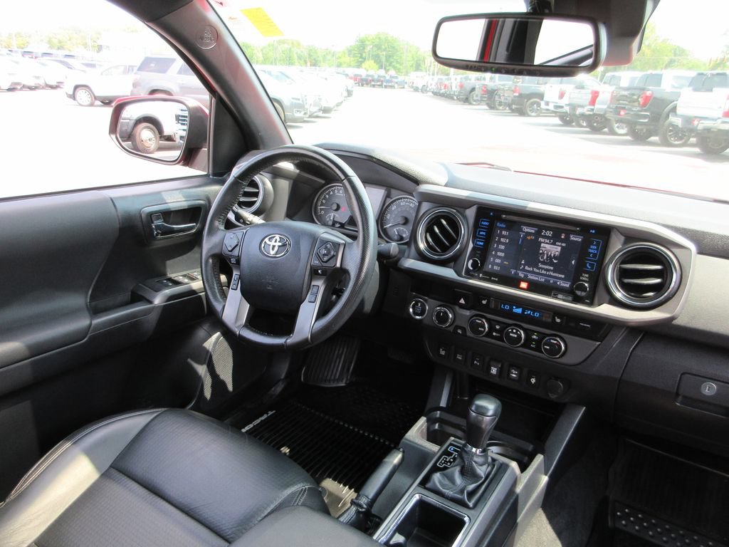 Used 2019 Toyota Tacoma TRD Sport AWD/4WD image 27