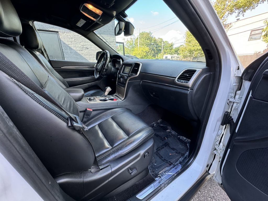 Used 2016 Jeep Grand Cherokee Limited image 16