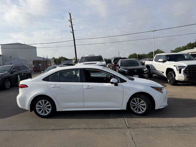 Certified 2025 Toyota Corolla LE image 4