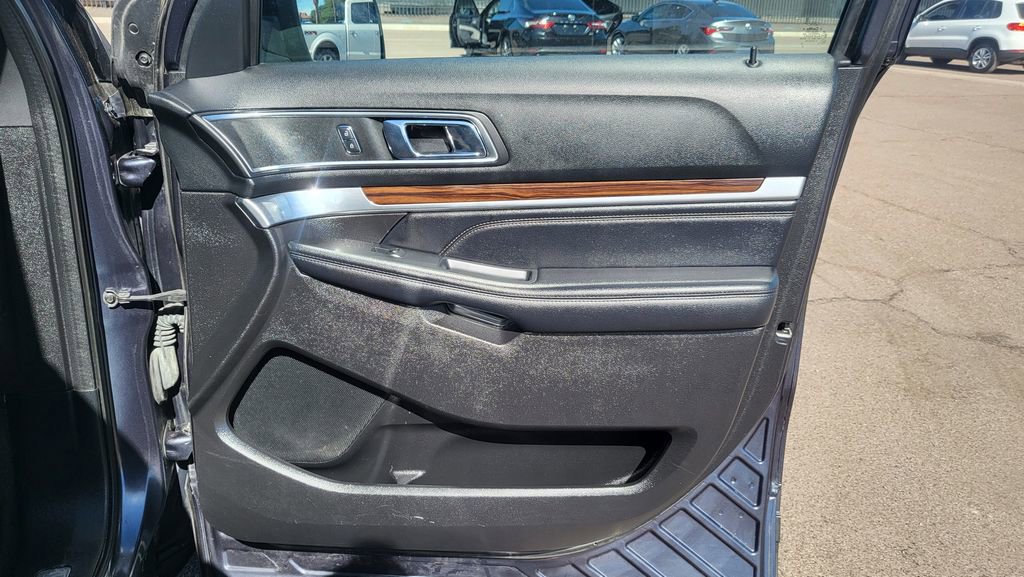Used 2017 Ford Explorer Limited w/ Equipment Group 301A image 18
