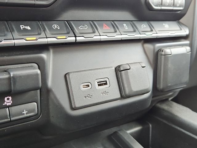 Used 2022 Chevrolet Silverado 1500 High Country image 43