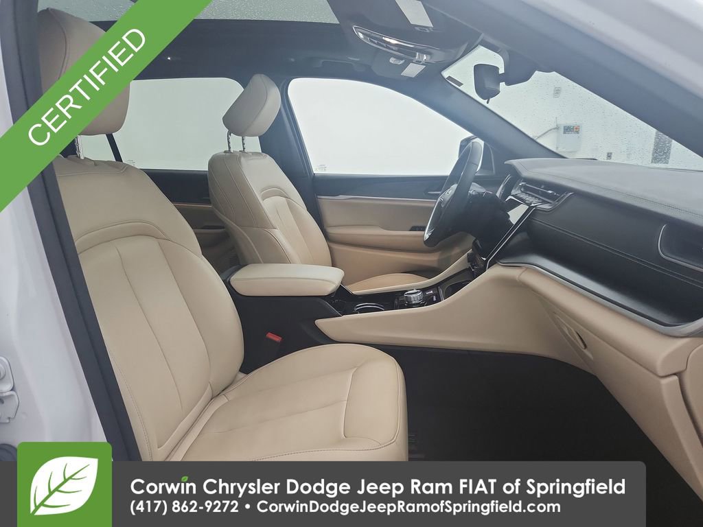 Certified 2023 Jeep Grand Cherokee L Limited w/ Black Appearance Package image 27
