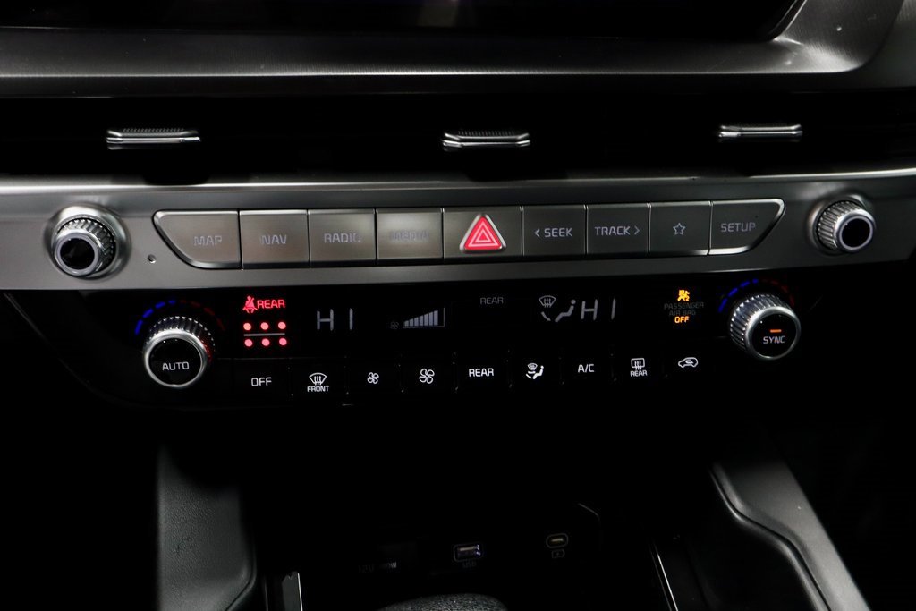 Used 2023 Kia Telluride LX image 31