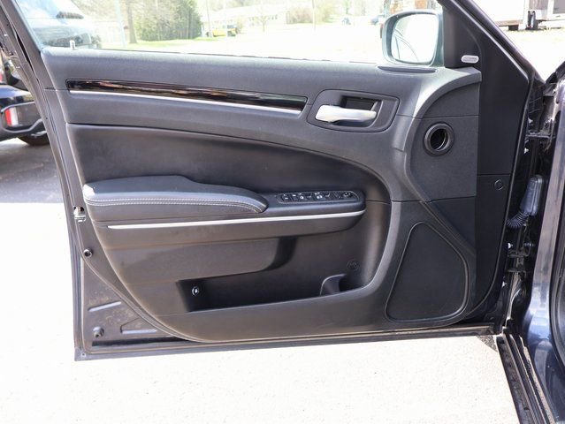 Used 2019 Chrysler 300 S image 21