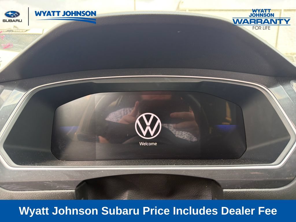 Used 2024 Volkswagen Tiguan SE AWD/4WD image 19