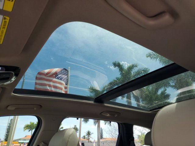 Certified 2023 Hyundai Santa Fe SEL w/ Premium Package image 18