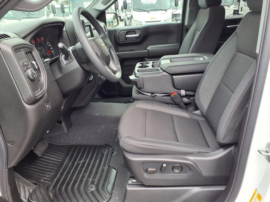 New 2026 Chevrolet Silverado 1500 Custom RWD image 7