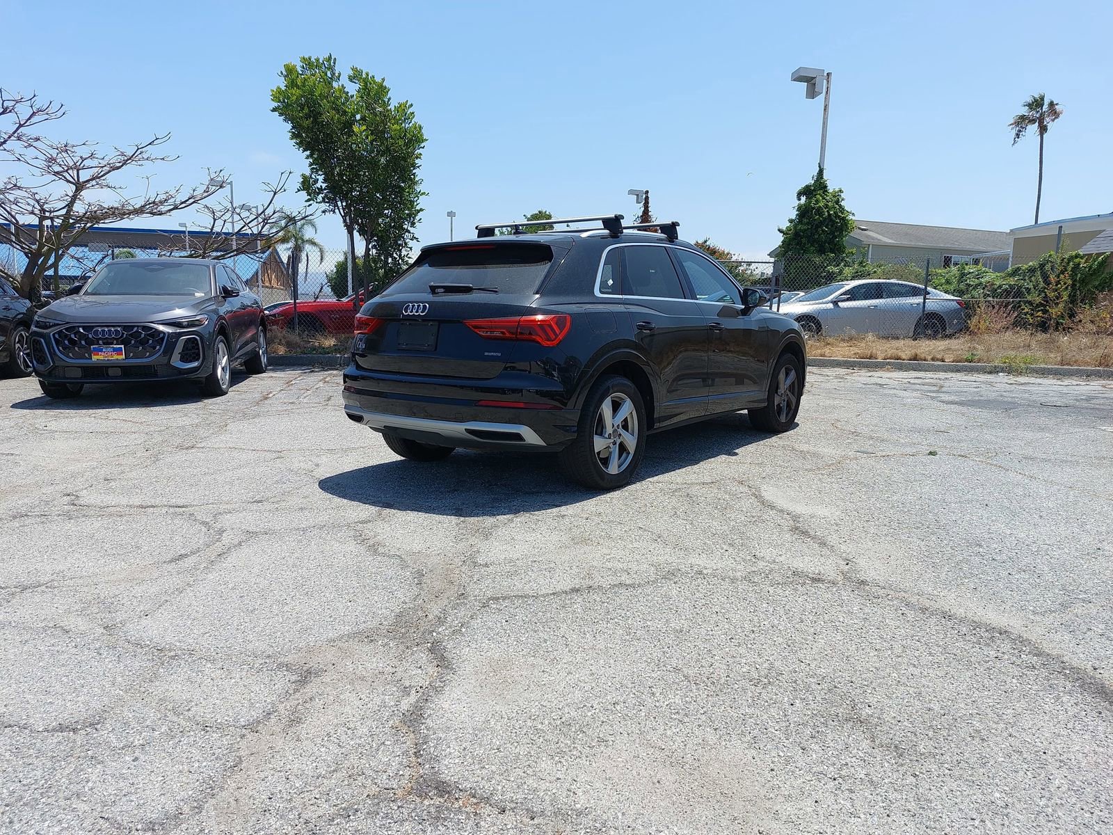 Used 2019 Audi Q3 2.0T Premium w/ Convenience Package AWD/4WD image 3