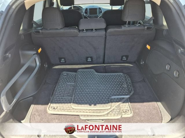 Used 2017 Jeep Cherokee Latitude w/ Safety/Convenience Group FWD image 27