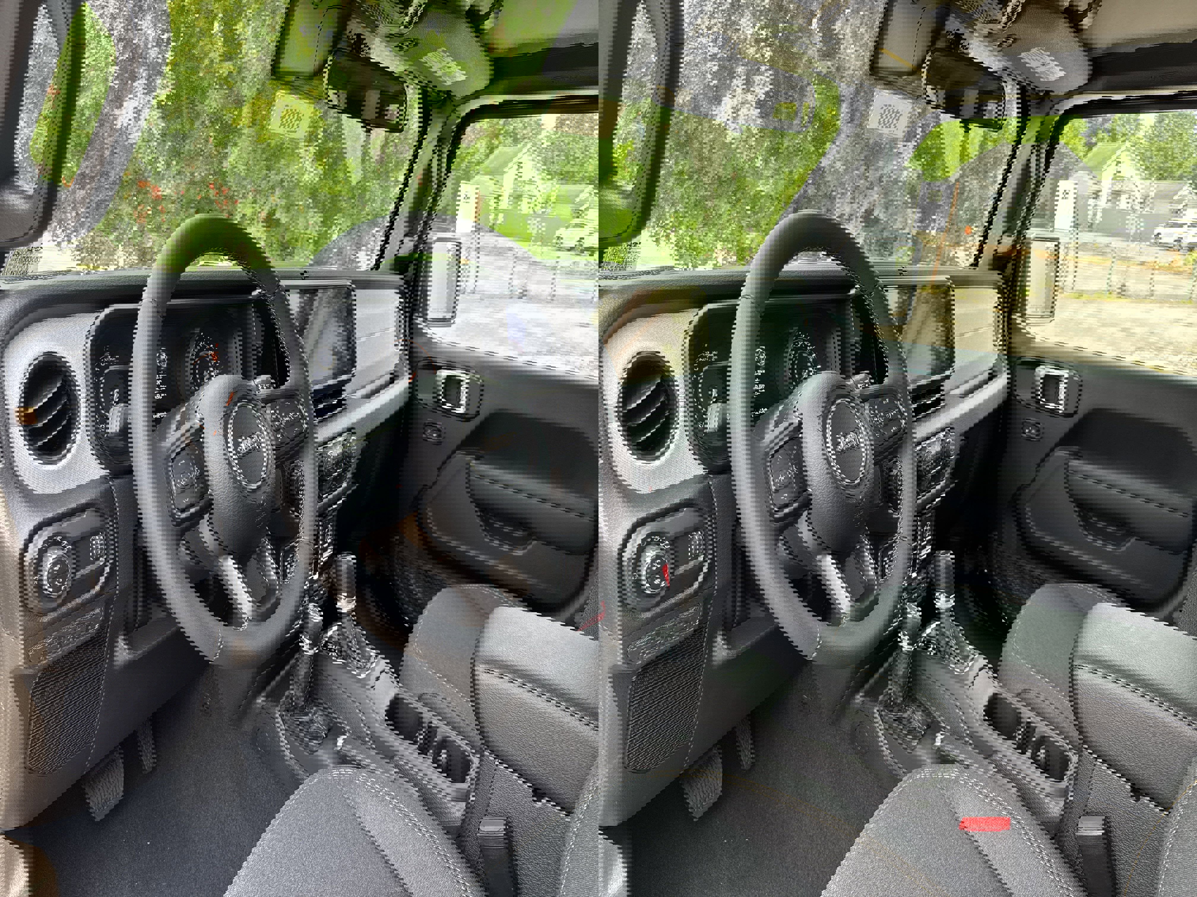 New 2025 Jeep Gladiator Willys image 12