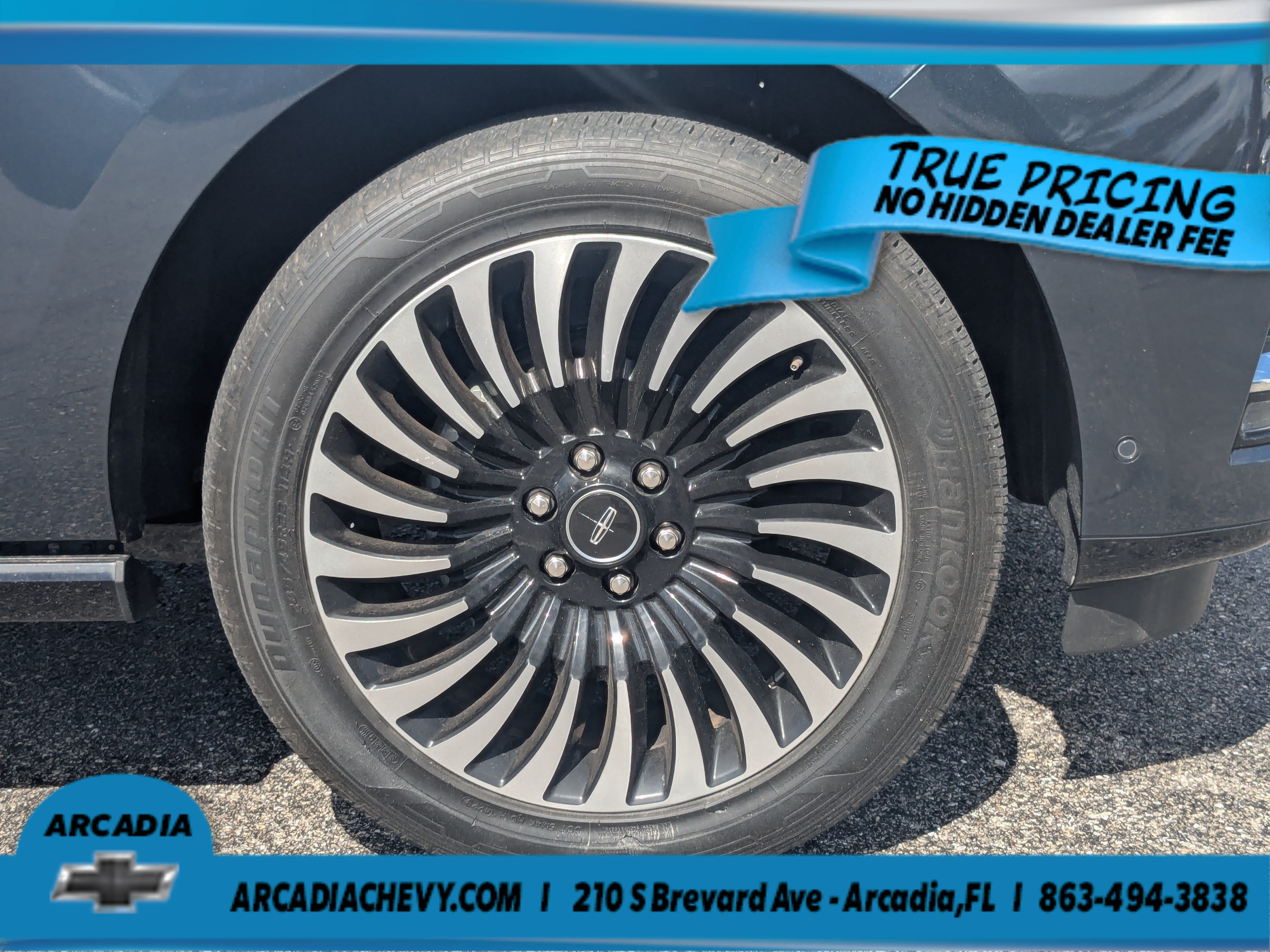 Used 2021 Lincoln Navigator Black Label w/ Cargo Convenience Package AWD/4WD image 10
