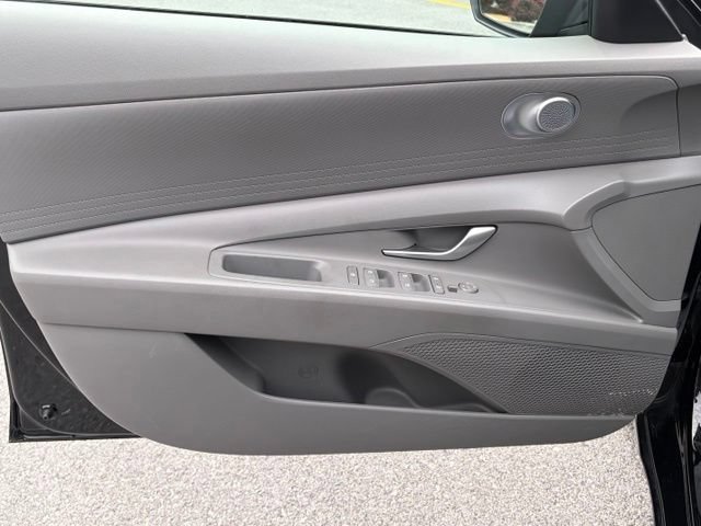 Used 2023 Hyundai Elantra SEL w/ Cargo Package FWD image 12