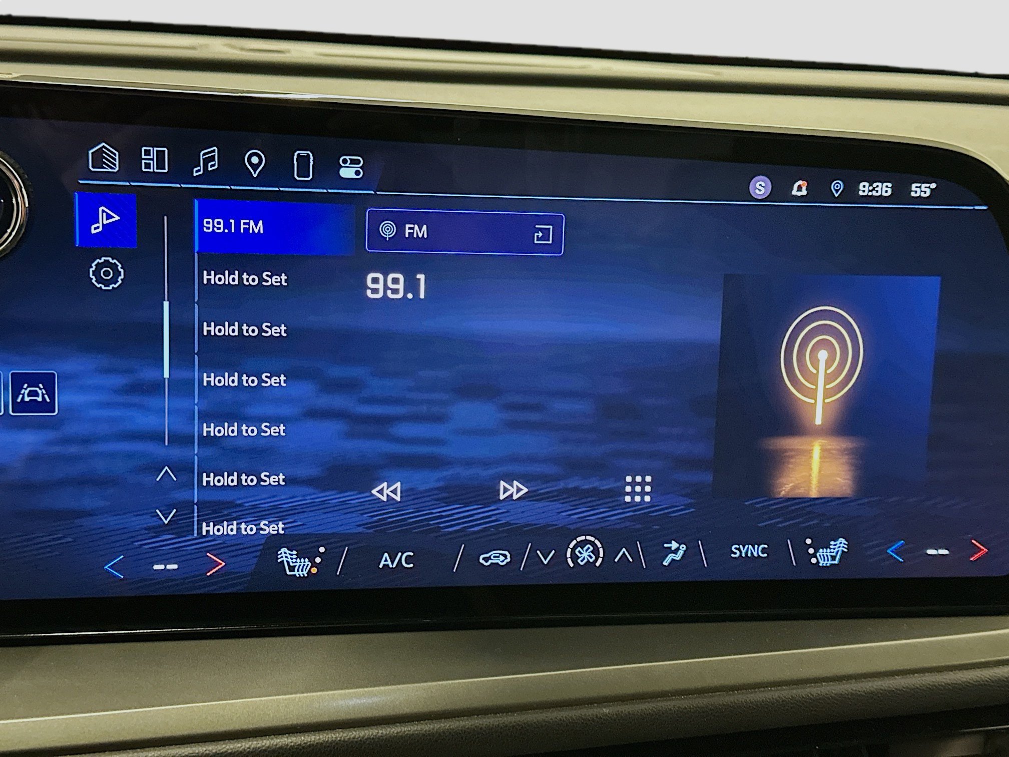 Used 2024 Chevrolet Traverse LT image 21