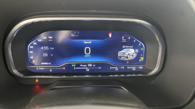 Used 2023 Chevrolet Suburban Premier image 39