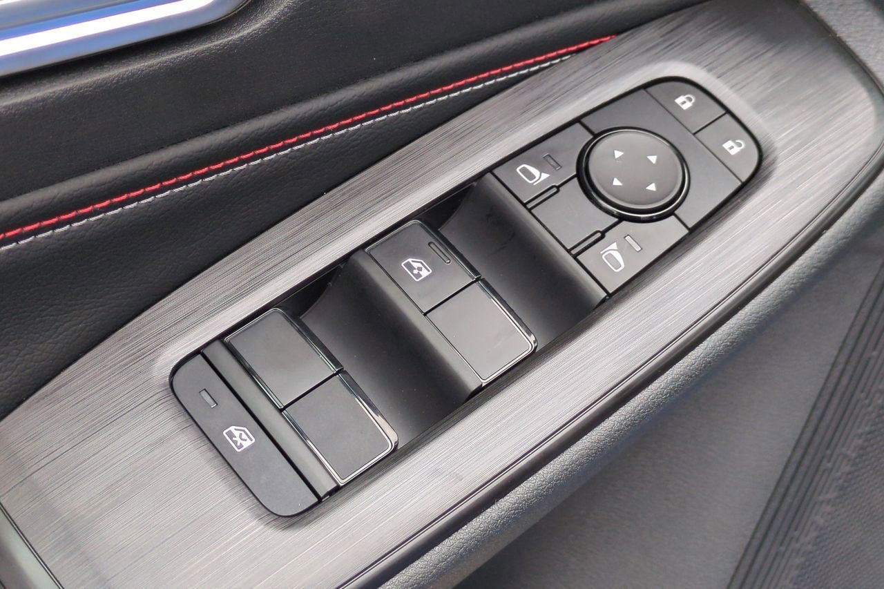 New 2026 Nissan Sentra SR w/ Floor Mat Package FWD image 14