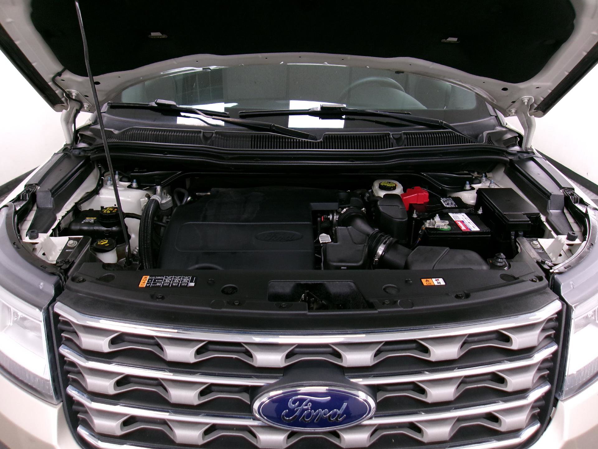 Used 2017 Ford Explorer XLT AWD/4WD image 17