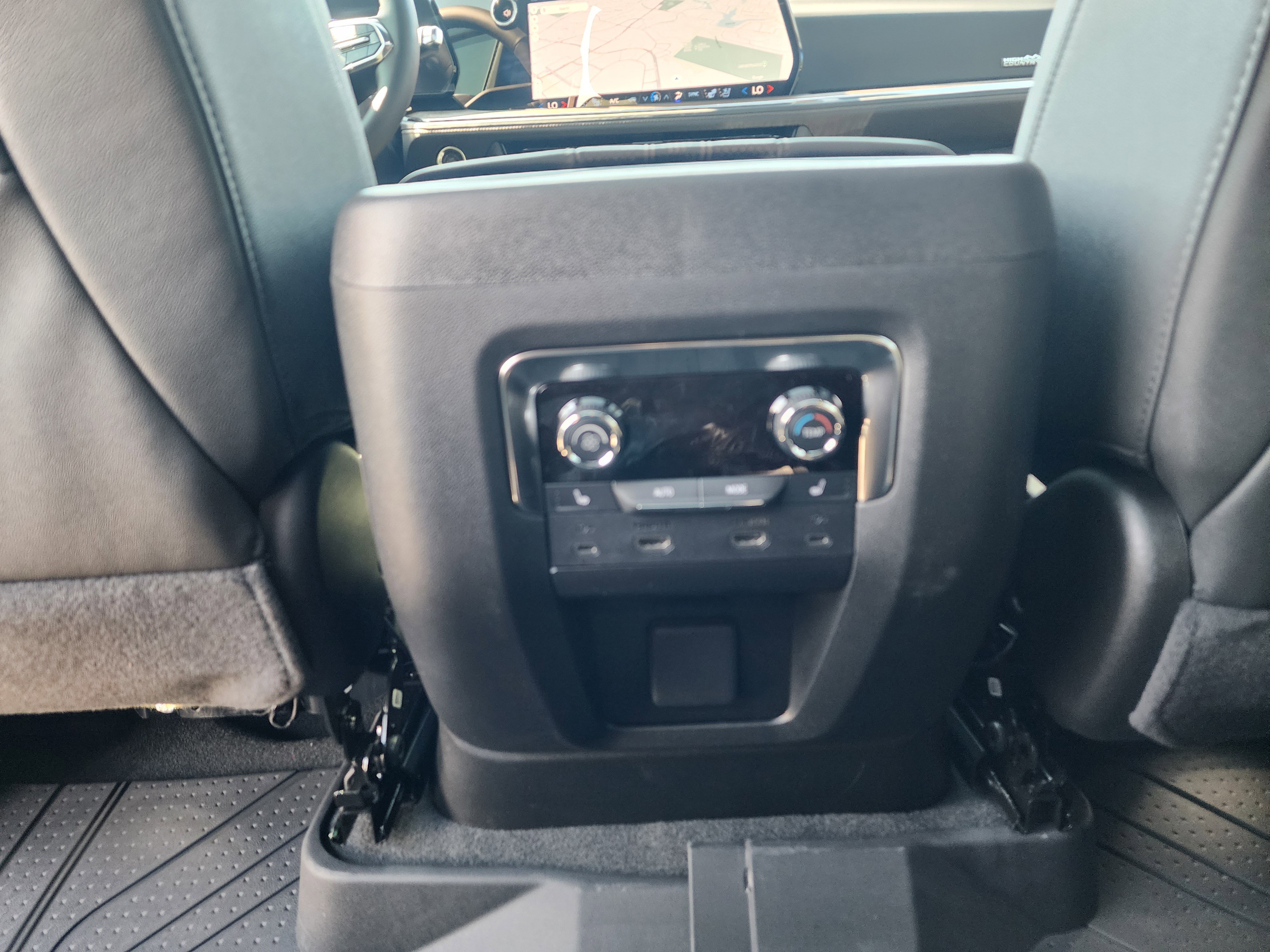 New 2026 Chevrolet Suburban High Country image 18