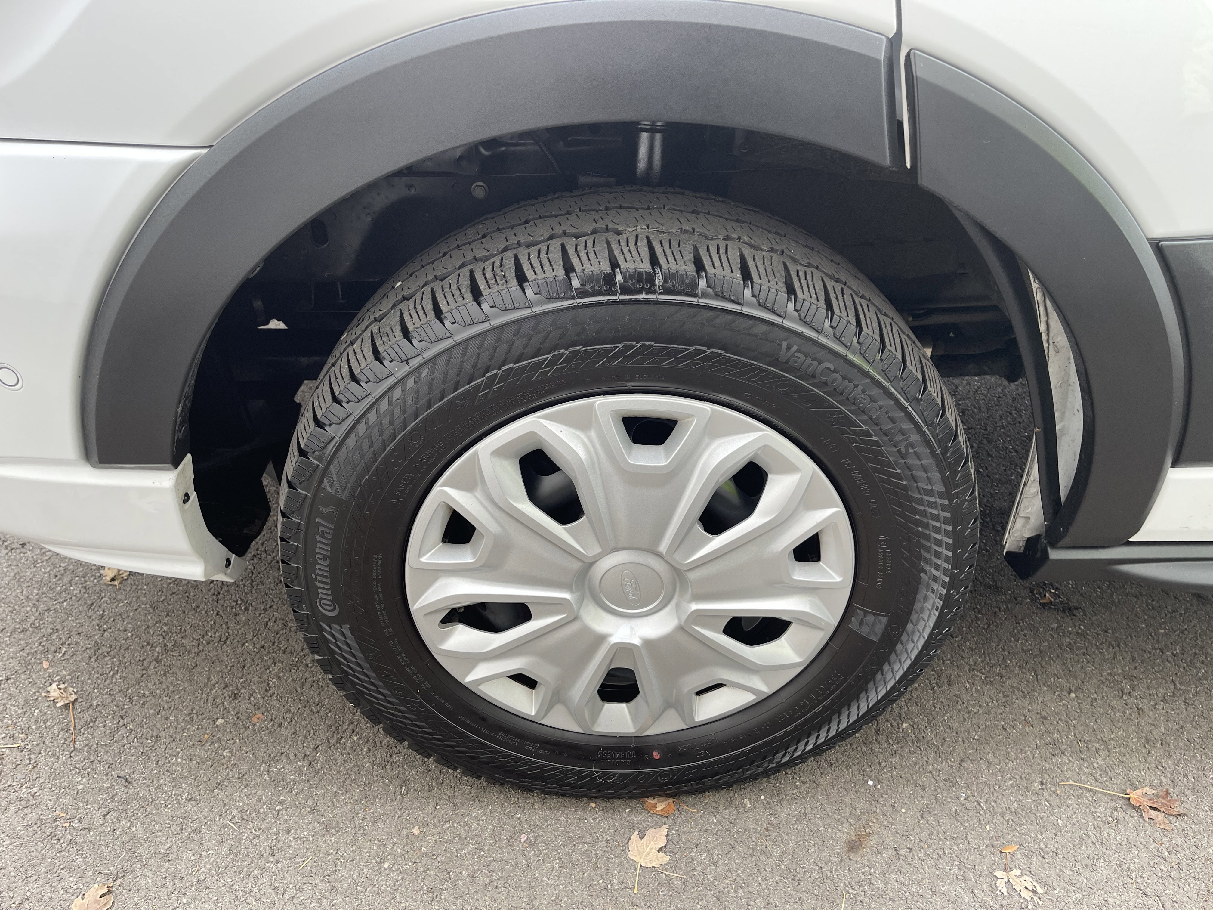 Used 2023 Ford Transit 350 XLT image 29