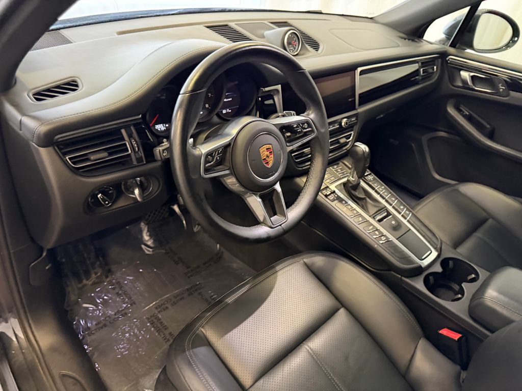 Certified 2021 Porsche Macan AWD/4WD image 4
