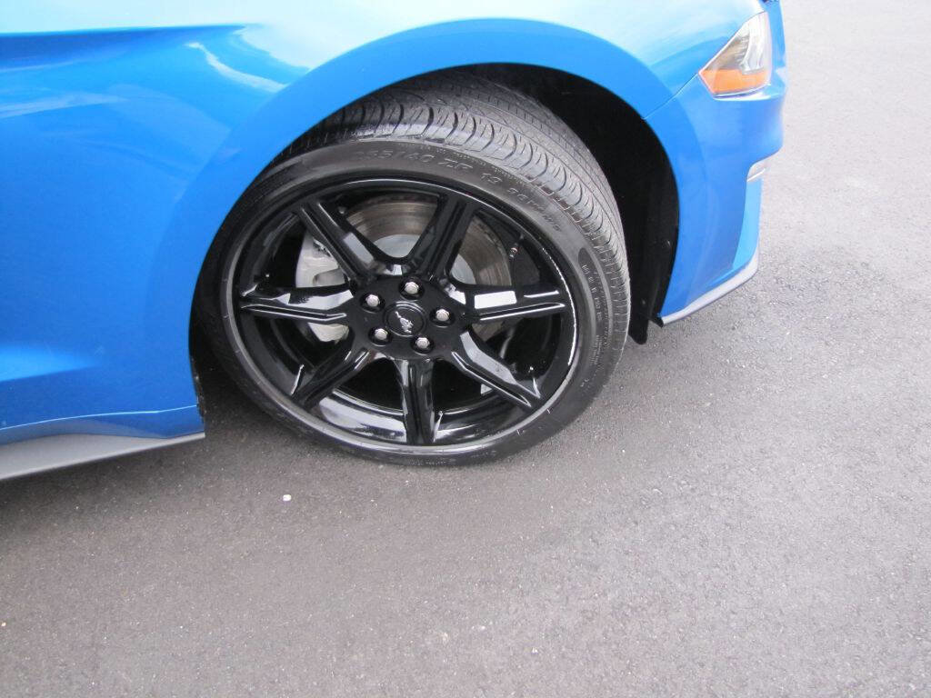 Used 2020 Ford Mustang Convertible w/ Equipment Group 101A RWD image 29