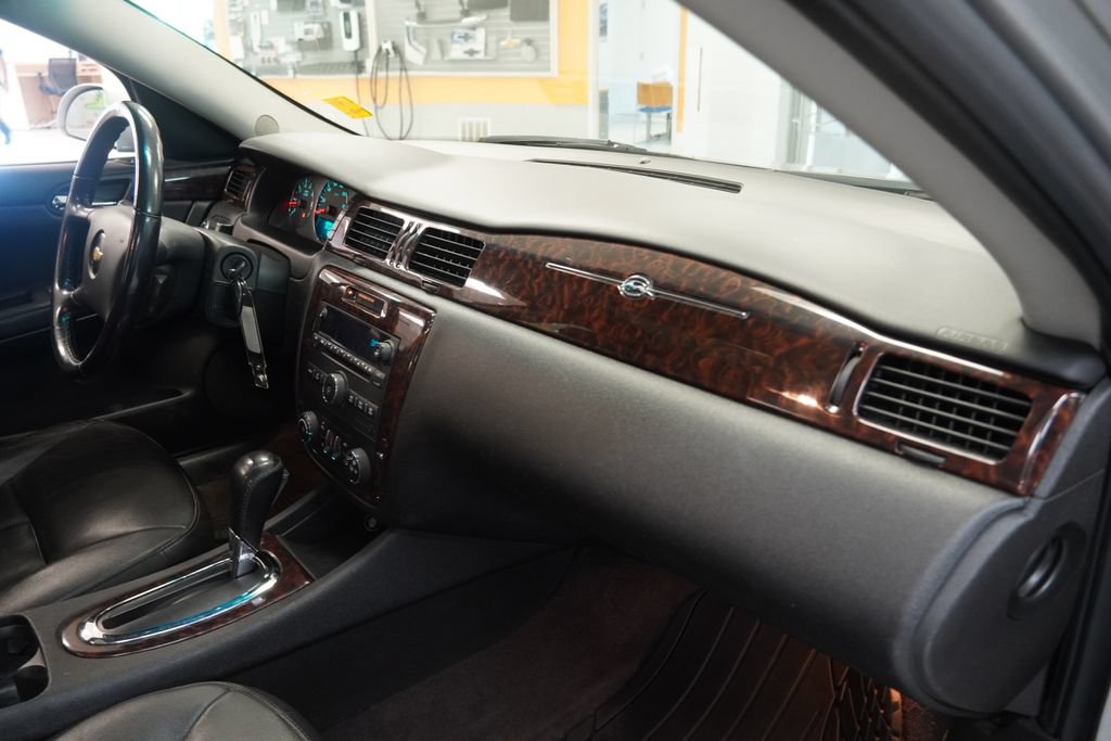 Used 2014 Chevrolet Impala LTZ FWD image 26