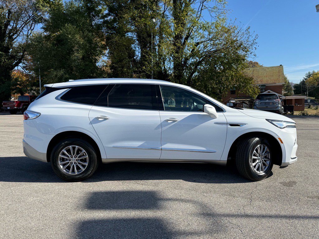 Certified 2024 Buick Enclave Premium image 3